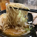 東京豚骨 背油とんこつらーめん 雷門 - 