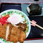 ほびーい喫茶店 - カツ焼きそば、おにぎり