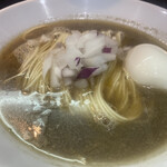 ヌードル＆スパイスカレー 今日の1番 - かけソバ　玉子は店主からのサービス