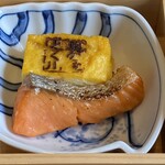 とく川 - 鮭と卵焼き