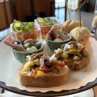 ザ タヴァン グリル＆ラウンジ - 