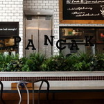 J.S. PANCAKE CAFE  - 店内