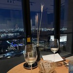 SMAAK - 店内からの夜景。