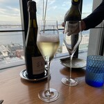 SMAAK - DOMAINE NOWACKのシャンパンのSUNS ANNEE。美味し。