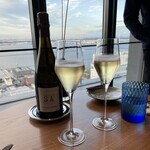 SMAAK - DOMAINE NOWACKのシャンパンのSUNS ANNEE。美味し。