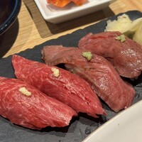 横浜焼肉kintan - 赤身寿司と炙り寿司