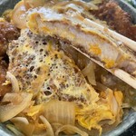 丸川屋 - かつ丼は、まずくはないけどふつー。ごはんの量多い。