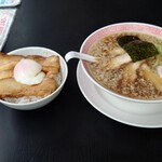 幸楽苑 - 右背油中華そば590円薬味抜き、左チャーシュー丼セット大盛360円