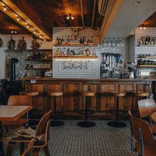 海外を思わせるお洒落な店内◎おひとり様から貸切まで歓迎