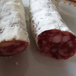 メツゲライ・トキワ - 左のイタリアンサラミは回りにパルミジャーノレジャーノが（美味しい！）