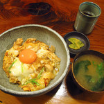 熟成鶏 とことこ - 【ランチ】 親子丼　650円　卵黄追加で＋50円