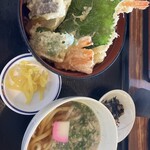 三平茶屋宮丸店 - 天丼