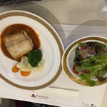 レストランヒルトップ - 平目のポワレ　マリナーラソース