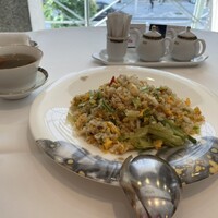 銀座アスター 本店 - たらば蟹とレタスの炒飯　３３００円