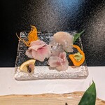 郷土料理ともん - 左イワナ、右鮎、レモン上鮎の肝