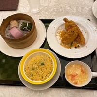 中国料理 王宮 - 黄金揚げランチの登場です