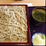 田中屋 - とろろそば。とろろは、そばつゆにとかれているタイプ。青ノリが多いので、蕎麦の香りが消える。