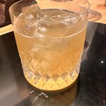 紅梅本楼 - 紹興酒をジンジャーエールで割ったもの。サッパリして美味しかったです。その後に頼んだカボスサワーも美味しかったです。