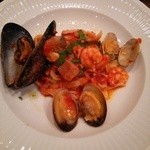 トラットリアビコローレヨコハマ - シャラティエッリ　魚介のトマトソース　ペスカトーレ