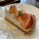 フルーツピークス - 桃とカスタードクリームのタルト