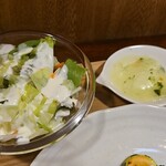 キッチン ブルー グローブ - サラダ、お新香のアップ