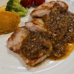 キッチン ブルー グローブ - 豚ヒレ肉ソテーは手前から？