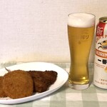 フレッシュマート たかの - 料理写真:野菜コロッケとアジフライでビールをゴクゴク！