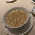 鴻臚 - 蟹肉入りフカヒレスープ