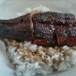 うなぎの与助 - 炭火感があり、湯煎の鰻とは比べ物になりません