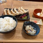 肉汁餃子のダンダダン - 餃子定食 1,000円