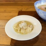 Ramen FeeL - 肉雲呑/海老雲呑¥330