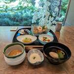 無碍山房 サロン・ド・ムゲ - お庭を眺めながらの優雅なお昼ご飯！