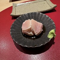 備長炭焼鳥 鳥しげ - 天城軍鶏150日雌の胸肉の湯引き