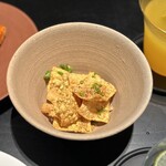 SAMRUB SAMRUB THAI - ①香り高いペッパーを添えたタイ産ひよこ豆のクラッカー