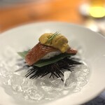 焼肉牛印 - 村上商店さんの雲丹 肉寿司