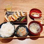 肉汁餃子のダンダダン - 餃子定食