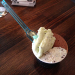 ジェラテリア アクオリーナ - 3種盛り　ストラッチャテッラ・アクオリーナ　チョコレート　キバナ