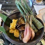 湖香六根 - 琵琶湖沿いで苔を食べて育つ鮎をじっくり1時間かけ　塩焼きに頭から尻尾まで味わえる　爽やかで甘い香りを宿す「香魚」
                                甘いと苦味が絶妙！焼いてる途中で苦玉を潰すタイミングがあり旨みが広がる