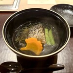 肉懐石 凜然 - イサキの松笠焼きのお椀