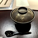 肉懐石 凜然 - お次のお椀、何が入っているかワクワク。