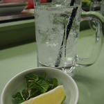 鯉とうなぎのまるます家 - レモンとライム入れてね