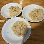 満正苑 - 炒飯、3人で取り分けしてこんな感じ。