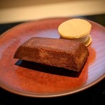 蒼菓 - ヤバイ美味しさのフィナンシェ。熱々はしっとりじゅわわ～。時間が経つにつれて、外側がどんどんパリッとしてくる。最高♡