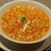 御膳房 六本木店 - 驚きの雲南豆腐。豆腐を細かくして甘辛味で仕上げた料理。初めての味でした。