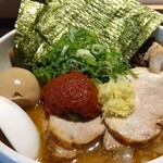 山髙屋 - 辛味噌らーめん 980円 + トッピング 山髙屋 370円