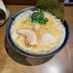 濃厚豚骨ラーメン 濱虎家 - 