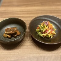 焼肉うしごろ 銀座店 - 季節の混ぜナムル、茄子キムチ