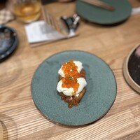 恵比寿ビストロ 猫も杓子も - いくらの痛風タルティーヌ