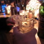 NEO SHOT BAR　深海の洞窟 - ●友人はアードベッグ、本日２回目の乾杯～♪