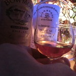 NEO SHOT BAR　深海の洞窟 - ●ボウモア　ダーケストは濃い色合いながらマイルドだよ。